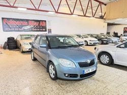Ljusgrå Begagnad 2007 Skoda Fabia Halvkombi | 37 900 kr (Lite dyr)