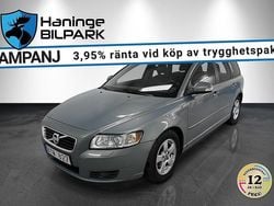 Ljusblå Begagnad 2011 Volvo V50 Momentum Kombi | 69 900 kr (Marknadspris)