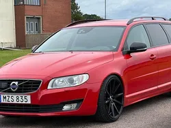 Röd Begagnad 2016 Volvo V70 Momentum Kombi | 139 900 kr (Marknadspris)