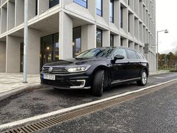 Svart Begagnad 2018 VW Passat GTE Kombi | 215 000 kr (Marknadspris)