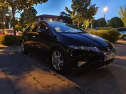 Svart Begagnad 2011 Honda Civic Sport Halvkombi | 69 000 kr (Marknadspris)