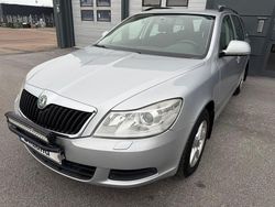 Silver Begagnad 2010 Skoda Octavia Ambiente Kombi | 54 900 kr (Marknadspris)