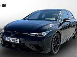 Svart Begagnad 2025 VW Golf VIII Black Edition Halvkombi | 599 900 kr