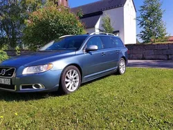 Blå Begagnad 2013 Volvo V70 R-Design Kombi | 136 000 kr (Marknadspris)