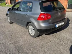 Grå Begagnad 2006 VW Golf V Trendline Halvkombi | 12 000 kr