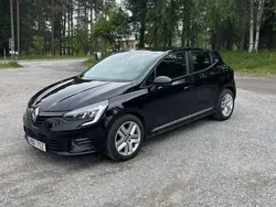 Svart Begagnad 2022 Renault Clio V Zen Halvkombi | 145 000 kr (Marknadspris)