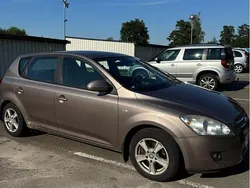Grå Begagnad 2009 Kia Ceed 4 Halvkombi | 29 500 kr (Marknadspris)