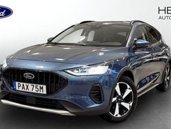 Blå (blue) Begagnad 2022 Ford Focus Active Halvkombi | 199 900 kr (Marknadspris)