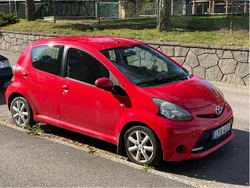 Röd Begagnad 2014 Toyota Aygo Halvkombi | 38 500 kr (Bra pris)