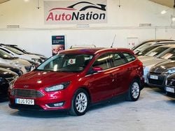 Röd Begagnad 2017 Ford Focus Titanium Kombi | 79 900 kr (Marknadspris)
