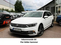 Vit Begagnad 2017 VW Passat R-line Kombi | 208 900 kr (Marknadspris)