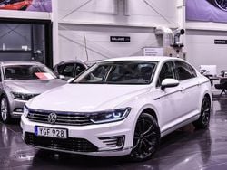 Vit Begagnad 2016 VW Passat GTE Sedan | 134 899 kr (Marknadspris)