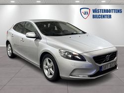 Silver Begagnad 2014 Volvo V40 Kinetic Kombi | 124 900 kr (Marknadspris)