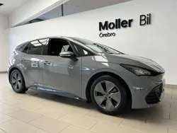 Ljusgrå (vapor grey) Begagnad 2022 Cupra Born Halvkombi | 279 000 kr (Marknadspris)