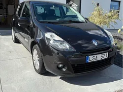 Svart Begagnad 2011 Renault Clio R.S. Halvkombi | 35 000 kr (Marknadspris)