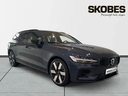 Mörkblå (blå) Begagnad 2025 Volvo V60 Plus Kombi | 544 900 kr (Dyr)