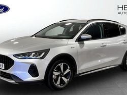 Grå (grey) Begagnad 2024 Ford Focus Active Halvkombi | 224 900 kr (Marknadspris)