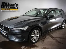Grå (gråmet) Begagnad 2019 Volvo V60 Momentum Kombi | 279 500 kr (Marknadspris)