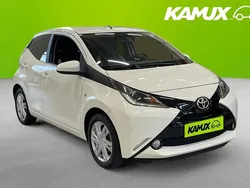 Vit Begagnad 2015 Toyota Aygo X-play Halvkombi | 108 900 kr (Marknadspris)