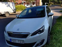 Vit Begagnad 2013 Peugeot 308 Allure Halvkombi | 50 000 kr (Bra pris)
