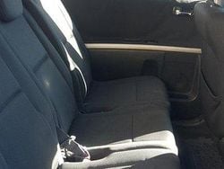 Grå Begagnad 2004 Toyota Corolla Verso Minibuss | 32 000 kr (Marknadspris)