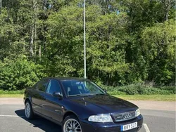 Blå Begagnad 2001 Audi A4 Sedan | 29 500 kr