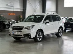 Vit (pärlemovit) Begagnad 2016 Subaru Forester SUV | 149 900 kr (Marknadspris)