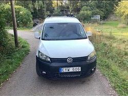 Vit Begagnad 2012 VW Caddy Life Minibuss | 86 000 kr (Marknadspris)