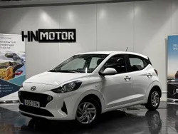 Vit Begagnad 2022 Hyundai i10 Essential Halvkombi | 154 900 kr (Marknadspris)
