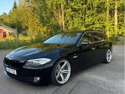 Svart Begagnad 2011 BMW 520 Kombi | 110 000 kr (Marknadspris)