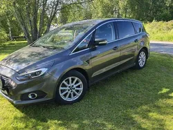 Grå Begagnad 2016 Ford S-MAX S Minibuss | 115 000 kr (Bra pris)