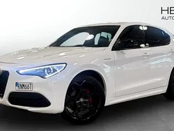 Vit (white) Begagnad 2022 Alfa Romeo Stelvio Veloce SUV | 389 900 kr (Marknadspris)