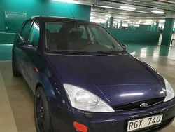 Blå Begagnad 2000 Ford Focus Halvkombi | 10 500 kr