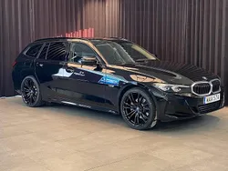 Svart Begagnad 2022 BMW 330e Shadowline Kombi | 329 500 kr (Dyr)