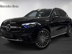 Svart metallic Ny 2025 Mercedes GLC300e Premium SUV | 849 050 kr (Marknadspris)