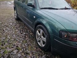 Grön Begagnad 2000 VW Passat Comfortline Kombi | 17 500 kr