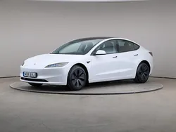 Vit Begagnad 2024 Tesla Model 3 Standard Range Sedan | 429 000 kr (Dyr)