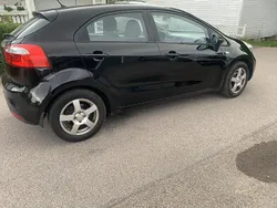 Svart Begagnad 2012 Kia Rio Halvkombi | 29 900 kr (Superpris)
