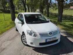 Vit Begagnad 2011 Toyota Auris Plus Halvkombi | 69 900 kr (Marknadspris)
