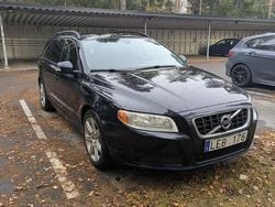 Blå Begagnad 2011 Volvo V70 Kombi | 48 000 kr (Marknadspris)