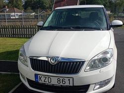 Vit Begagnad 2012 Skoda Fabia Ambiente Halvkombi | 49 000 kr (Marknadspris)