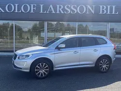 Silver (silvermetallic) Begagnad 2016 Volvo XC60 Standard SUV | 206 900 kr (Marknadspris)