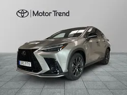 Ljusgrå (grå) Begagnad 2024 Lexus NX350h Sport Line SUV | 579 900 kr (Marknadspris)