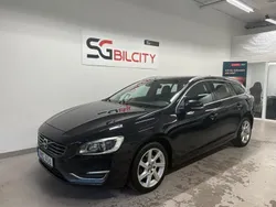 Svart Begagnad 2014 Volvo V60 Summum Kombi | 84 900 kr (Bra pris)