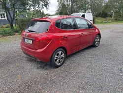 Röd Begagnad 2017 Kia Venga Comfort Halvkombi | 115 000 kr (Bra pris)