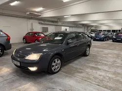 Grå Begagnad 2004 Ford Mondeo Ghia Halvkombi | 24 900 kr (Dyr)