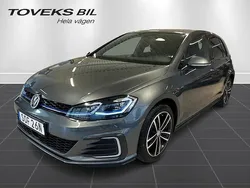 Mörkgrå (indium grey metallic) Begagnad 2020 VW Golf VIII GTE Sedan | 219 000 kr (Marknadspris)