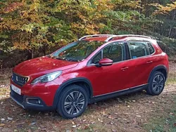 Röd Begagnad 2017 Peugeot 2008 SUV | 121 000 kr (Marknadspris)
