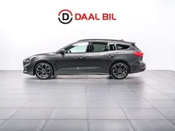 Grå Begagnad 2019 Ford Focus ST-Line Kombi | 169 701 kr (Marknadspris)