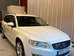 Vit Begagnad 2014 Volvo V70 Summum Kombi | 134 900 kr (Marknadspris)